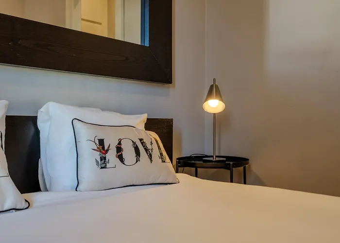 Monicas Apartment Lisbon