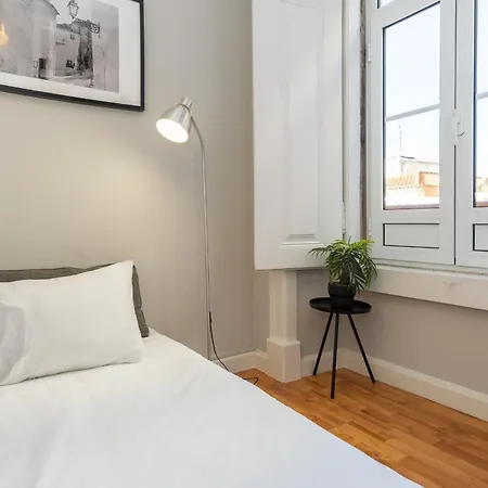 Monicas * Лиссабон