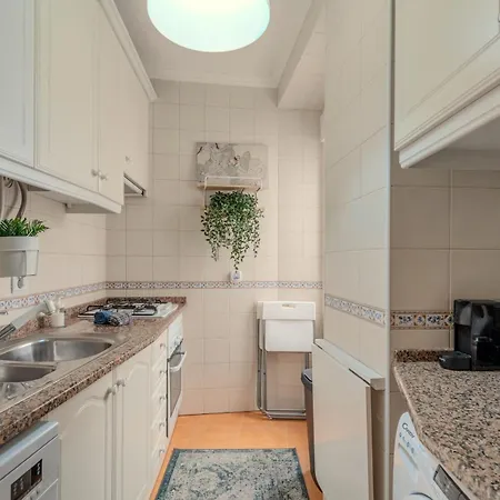 Monicas * Лиссабон